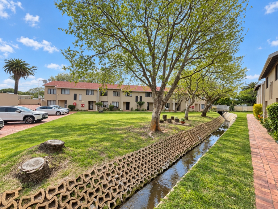 3 Bedroom Property for Sale in Heathfield Western Cape